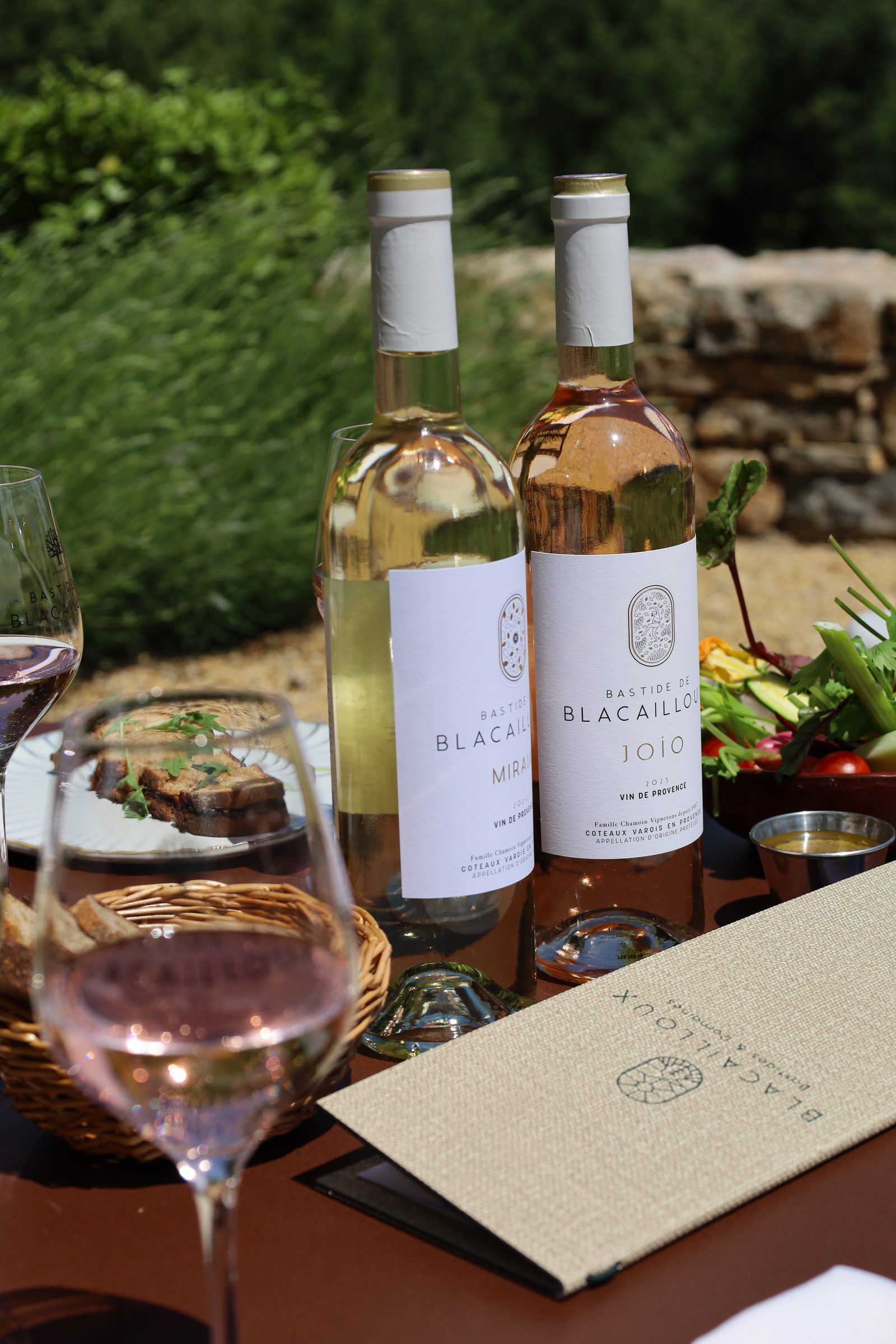 Vins Blacailloux en terrasse