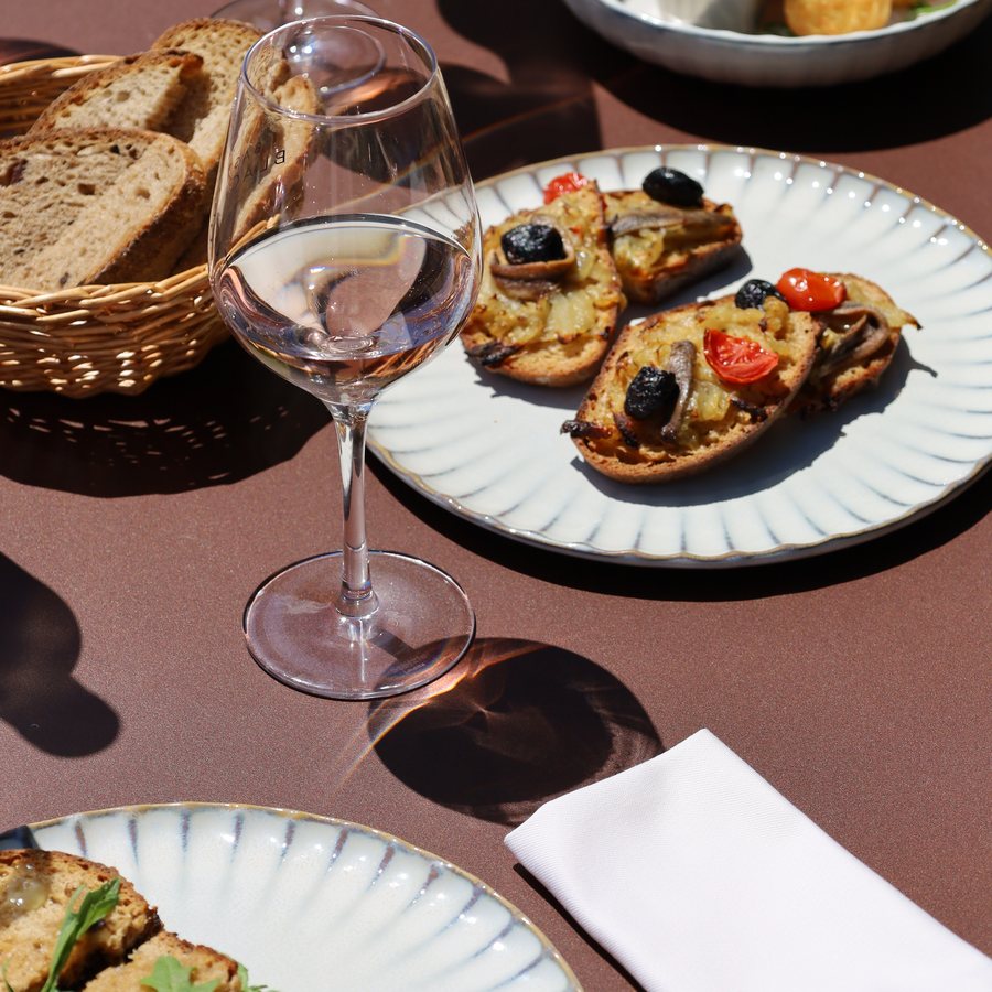 Table dressée au domaine